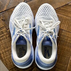Brooks White and Blue Athletic Shoes